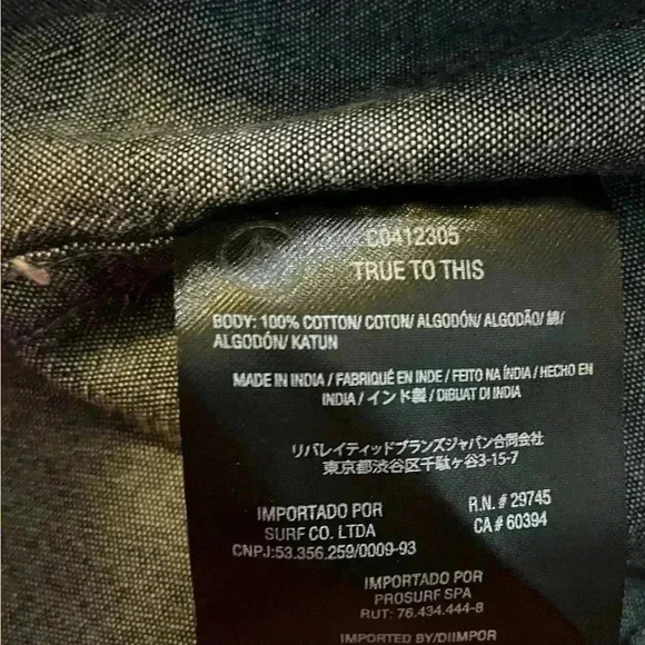 62. Volcom Boys Button Down, Size M, EUC - Picture 3 of 4